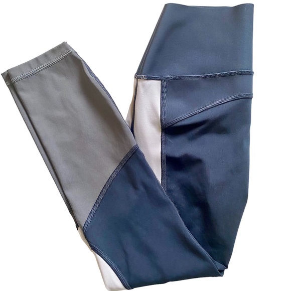 GAP Pants - GAP - Sculpt Gray Cropped Active Pants - Size XS